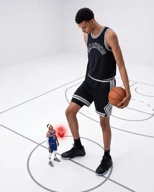 目睹文班亚马流泪后，哈特一句话点破NBA心理战：软柿子标签如何引爆体育圈